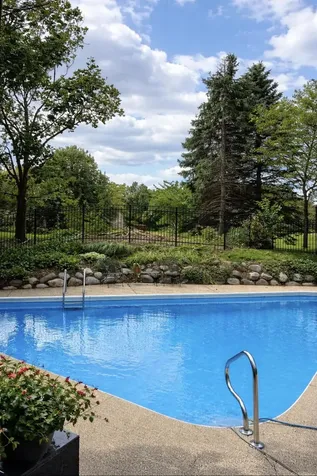 980 Persimmon Court St. Charles IL 60174