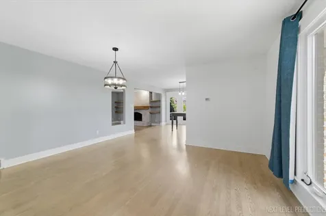 980 Persimmon Court St. Charles IL 60174