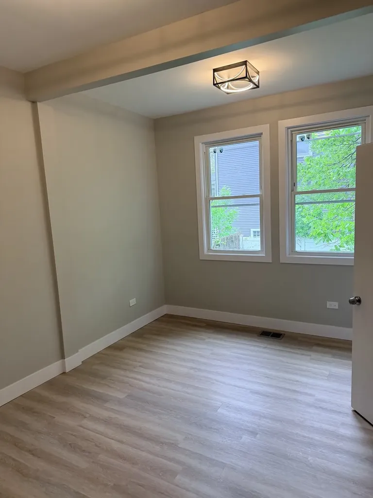 7754 South Burnham Avenue Chicago IL 60649