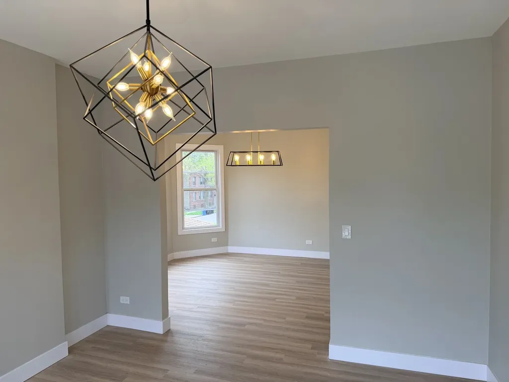 7754 South Burnham Avenue Chicago IL 60649