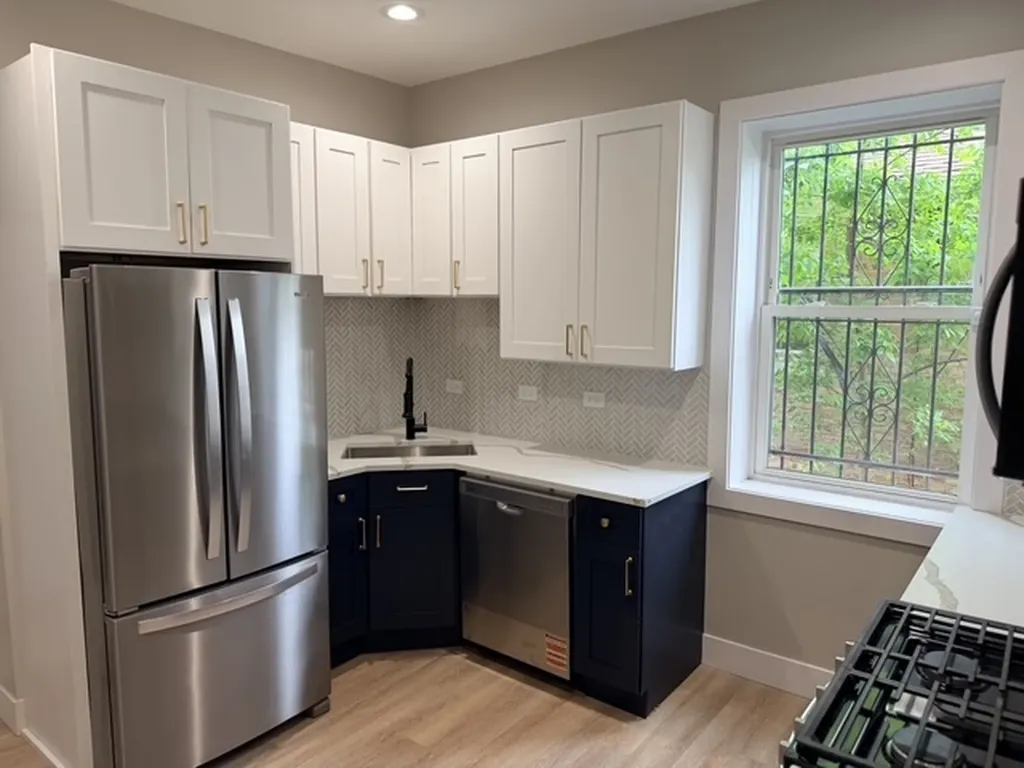 7754 South Burnham Avenue Chicago IL 60649