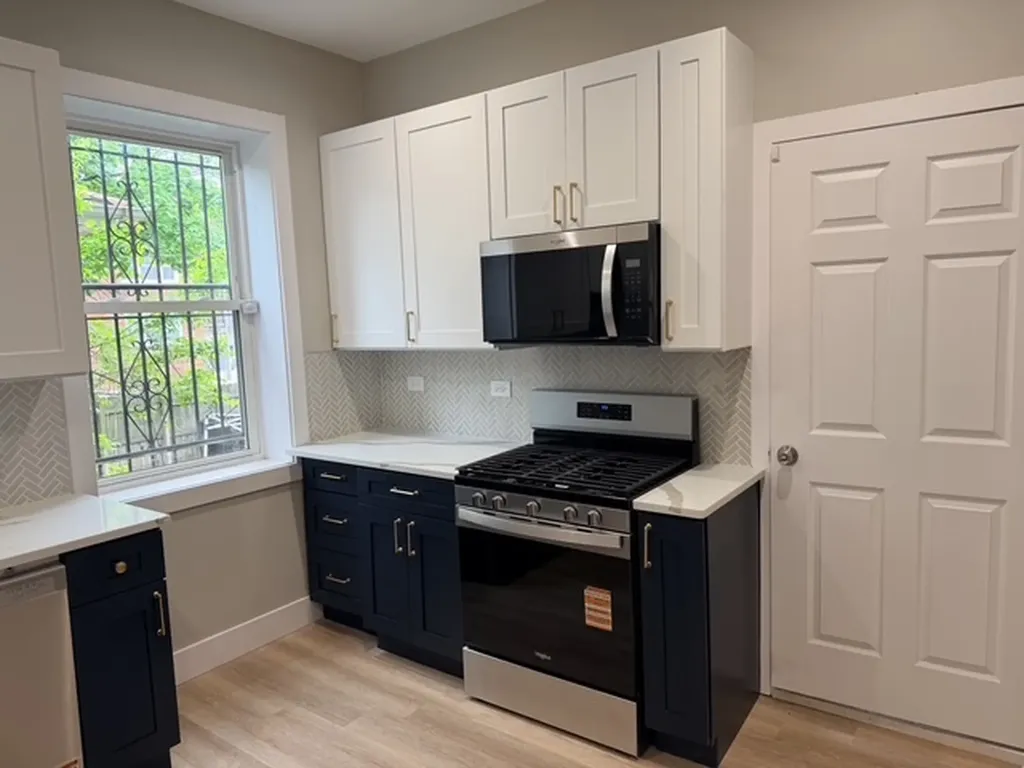 7754 South Burnham Avenue Chicago IL 60649