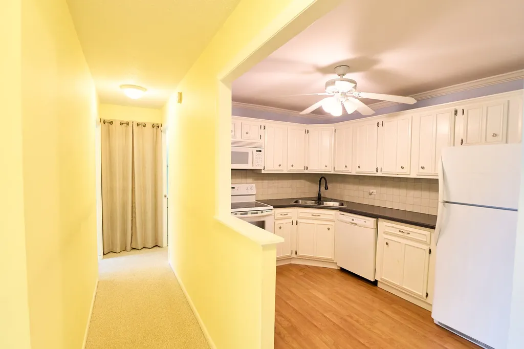 2000 Saint Regis Drive Lombard IL 60148