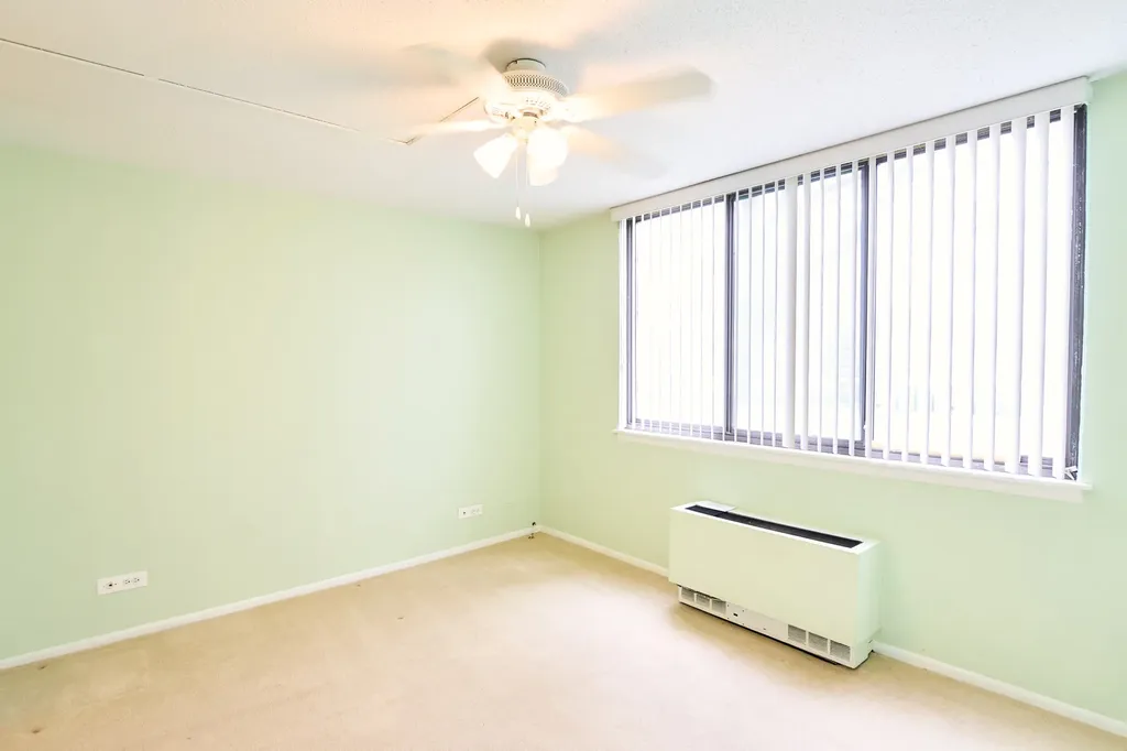 2000 Saint Regis Drive Lombard IL 60148