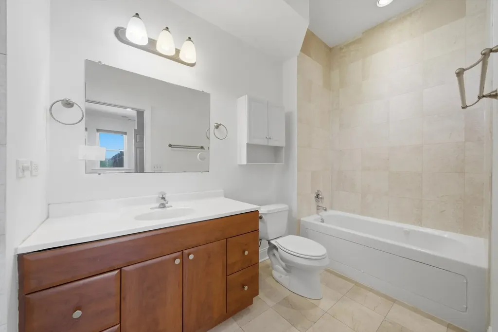2204 North Natchez Avenue Chicago IL 60707