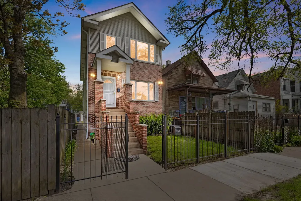 5242 West Ferdinand Street Chicago IL 60644