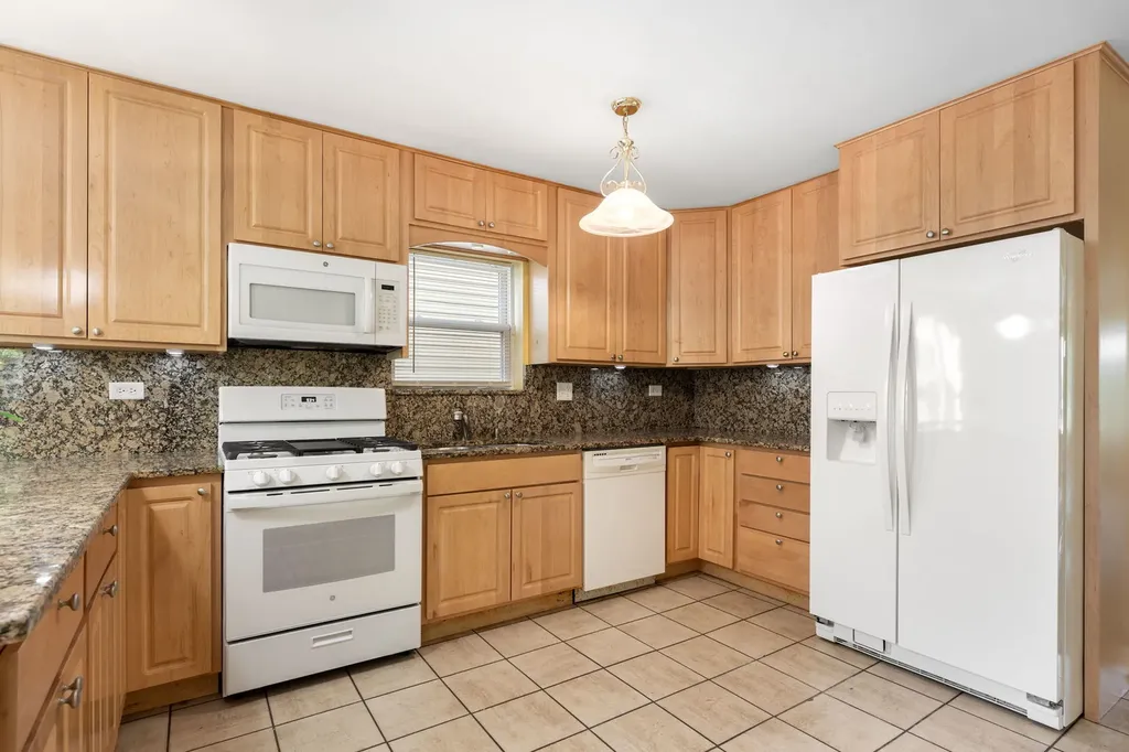 5242 West Ferdinand Street Chicago IL 60644