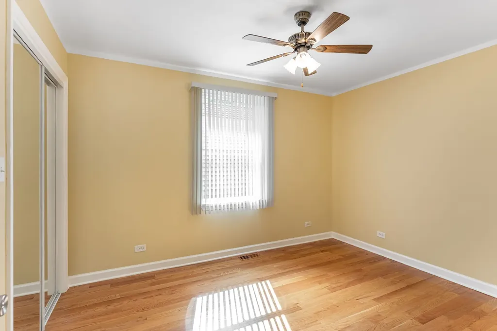 5242 West Ferdinand Street Chicago IL 60644