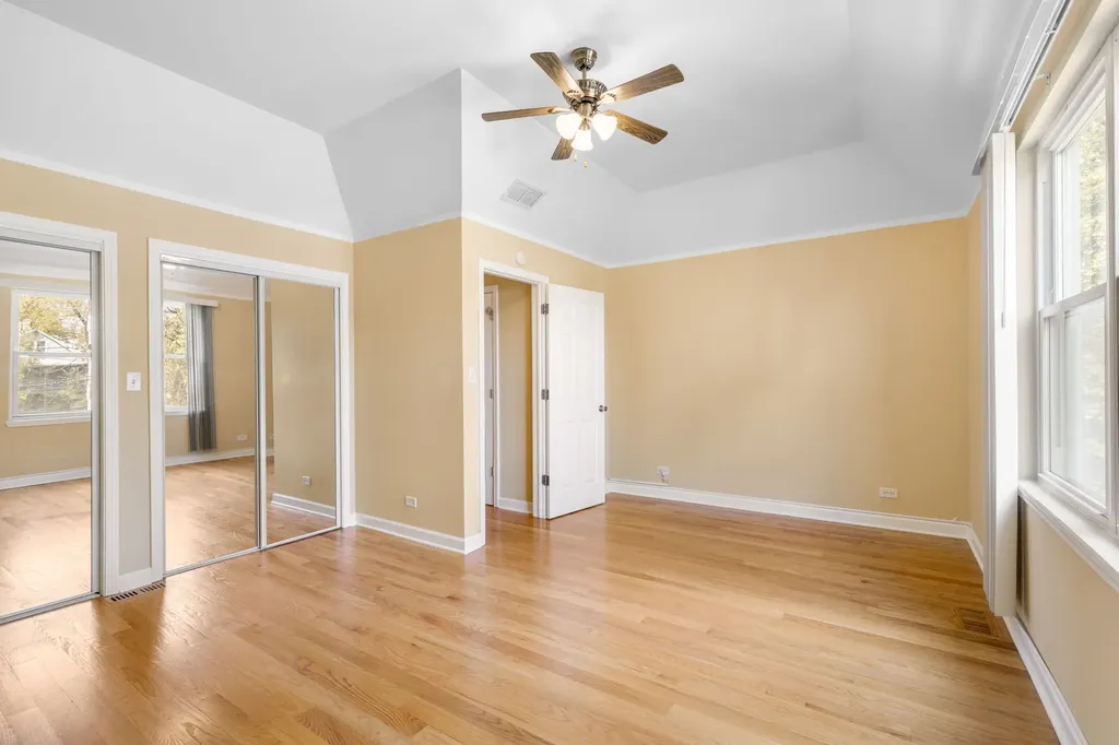 5242 West Ferdinand Street Chicago IL 60644