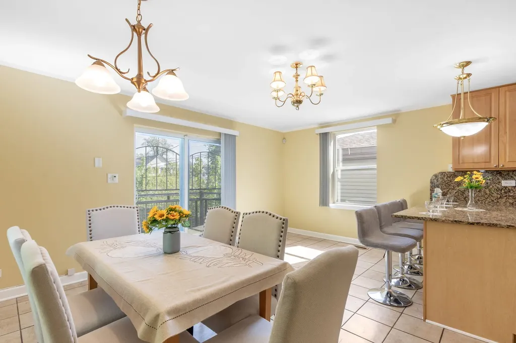 5242 West Ferdinand Street Chicago IL 60644