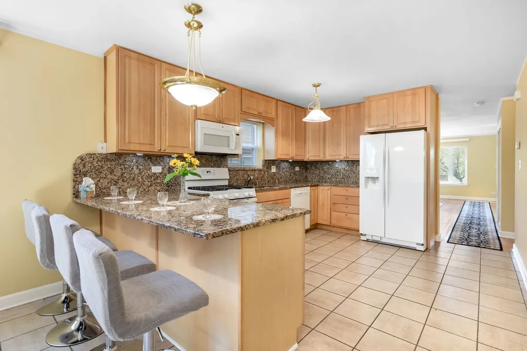 5242 West Ferdinand Street Chicago IL 60644