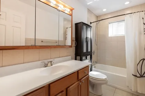 5242 West Ferdinand Street Chicago IL 60644