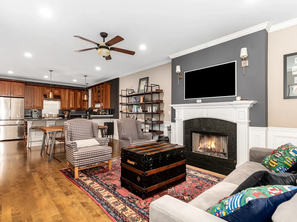 1455 West Fry Street Chicago IL 60642