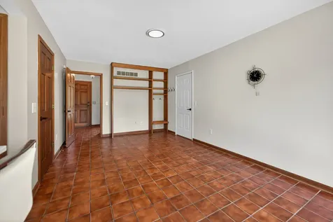 9 Jennifer Lane Dekalb IL 60115