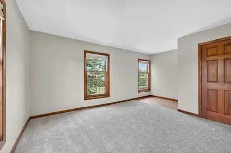 9 Jennifer Lane Dekalb IL 60115