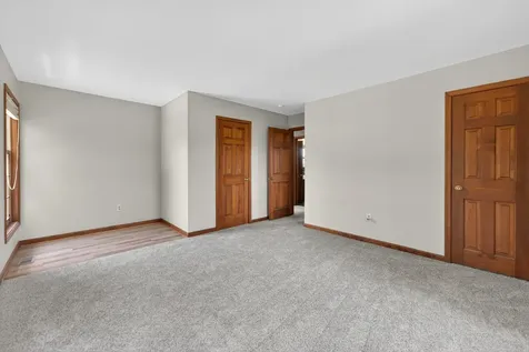 9 Jennifer Lane Dekalb IL 60115