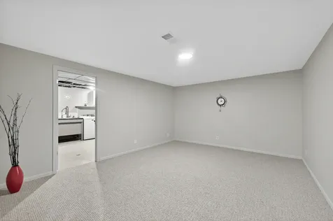 9 Jennifer Lane Dekalb IL 60115
