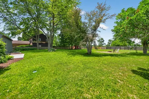 9 Jennifer Lane Dekalb IL 60115