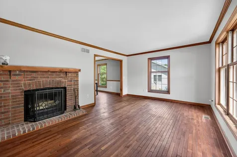9 Jennifer Lane Dekalb IL 60115