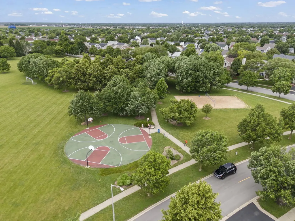 1446 Glenside Drive Bolingbrook IL 60490
