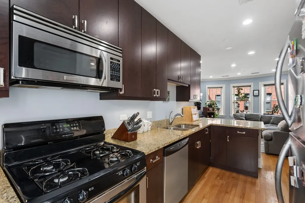 1427 West Elmdale Avenue Chicago IL 60660