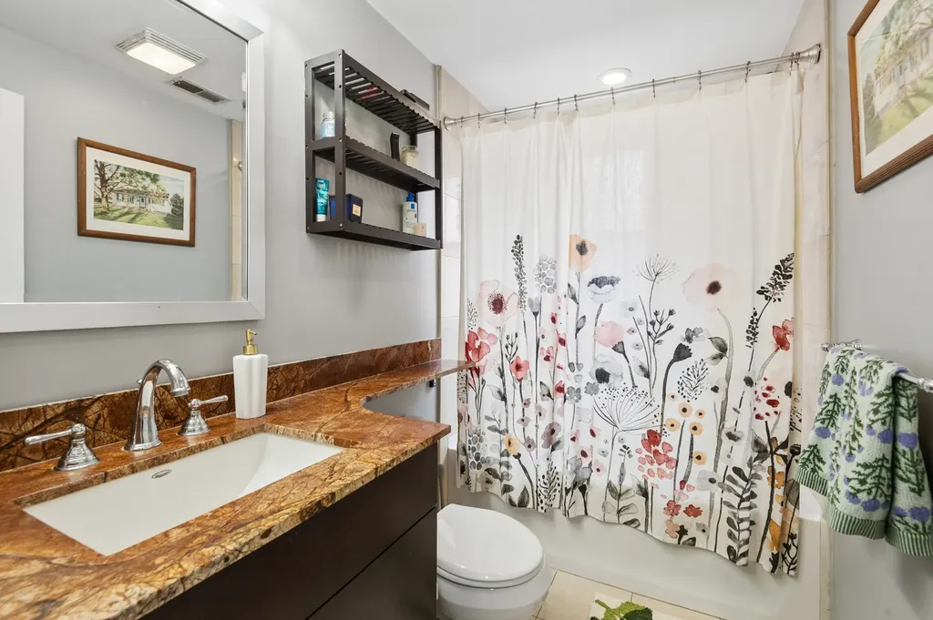 1427 West Elmdale Avenue Chicago IL 60660