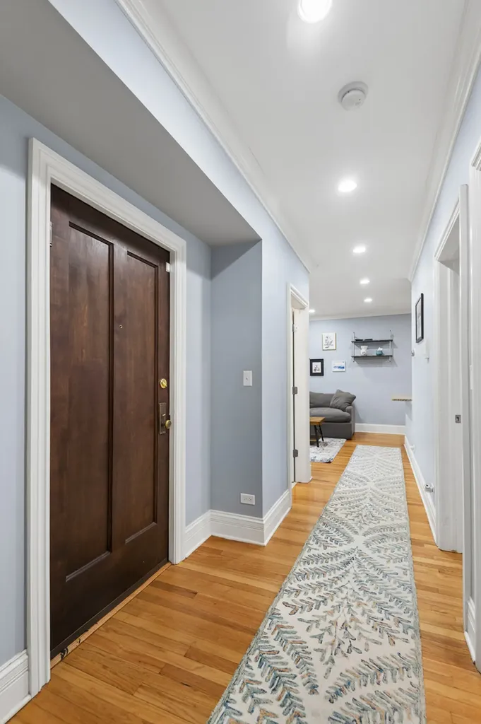 1427 West Elmdale Avenue Chicago IL 60660