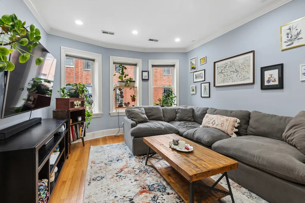 1427 West Elmdale Avenue Chicago IL 60660