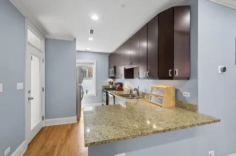 1427 West Elmdale Avenue Chicago IL 60660