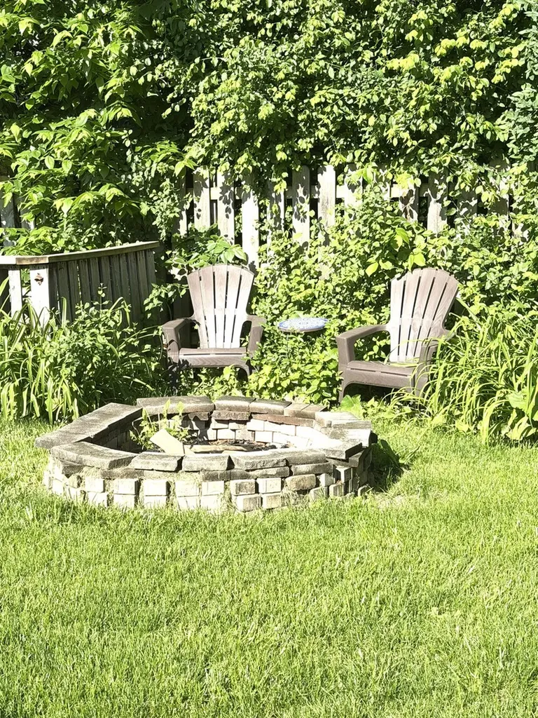 228 North Walnut Lane Schaumburg IL 60194