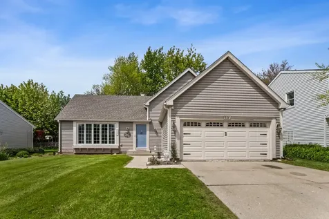 228 North Walnut Lane Schaumburg IL 60194