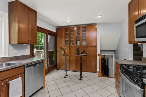 228 North Walnut Lane Schaumburg IL 60194