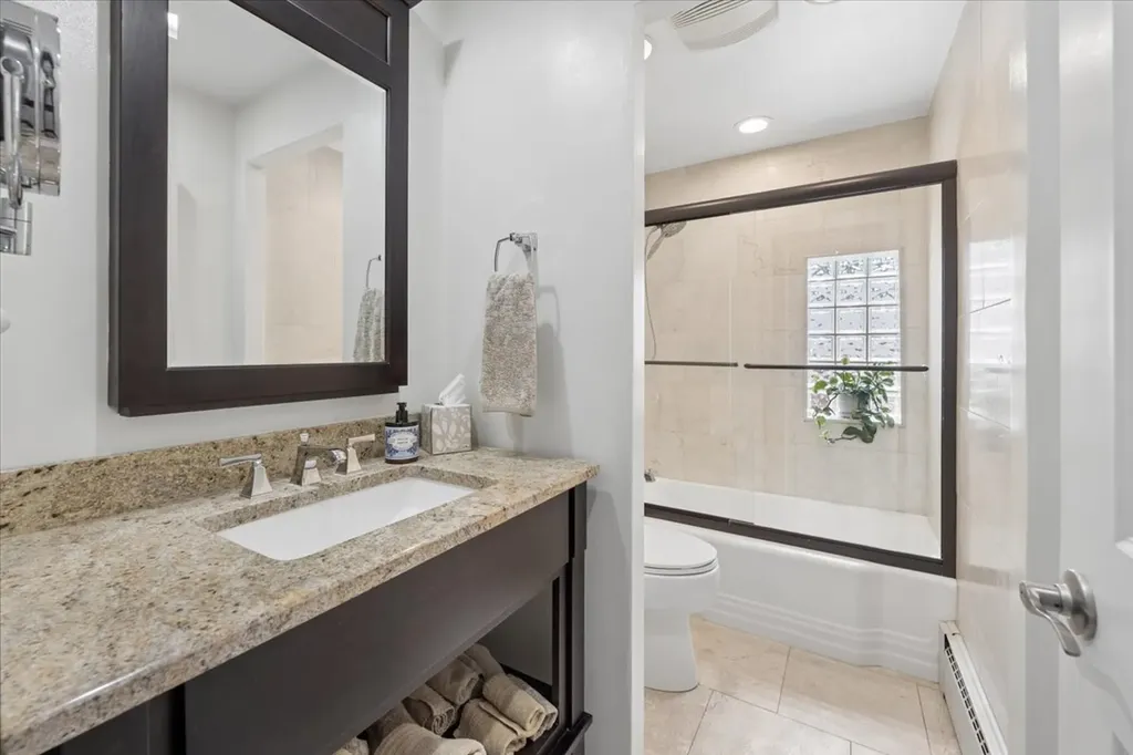 6340 North Indian Road Chicago IL 60646