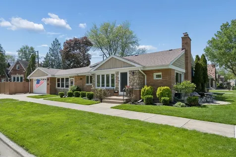 6340 North Indian Road Chicago IL 60646