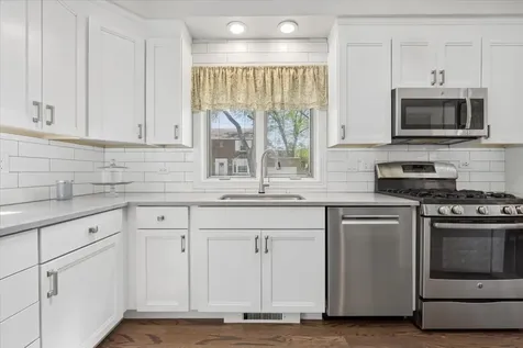 6340 North Indian Road Chicago IL 60646