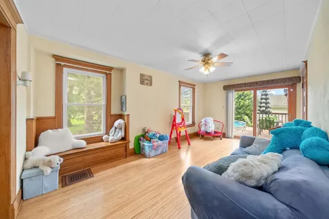 204 North West Street Earlville IL 60518