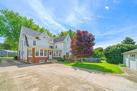 204 North West Street Earlville IL 60518