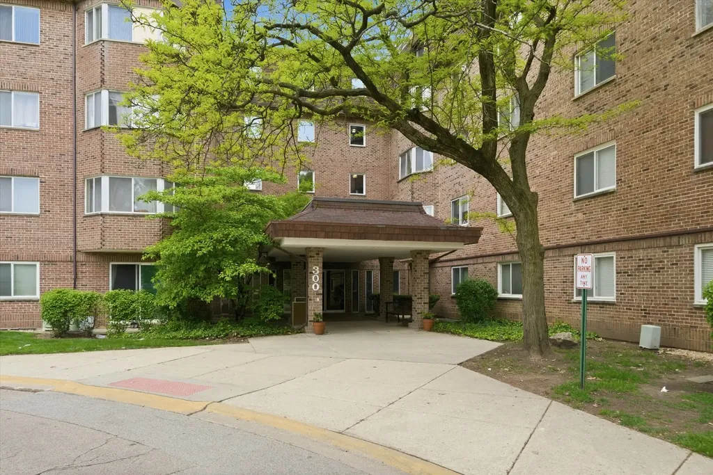 300 South Roselle Road Schaumburg IL 60193