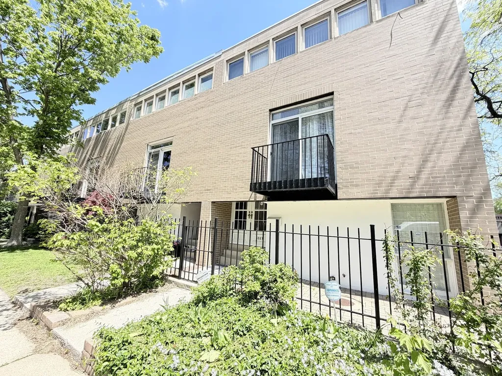5557 South Harper Avenue Chicago IL 60637