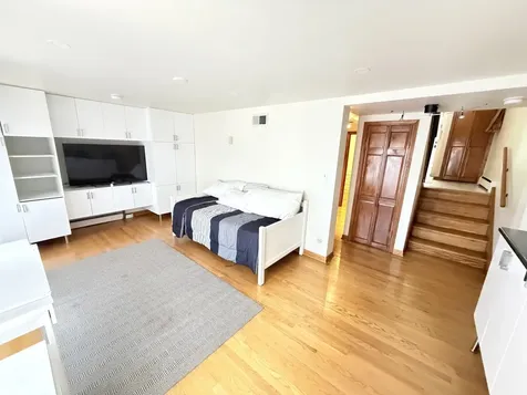 5557 South Harper Avenue Chicago IL 60637
