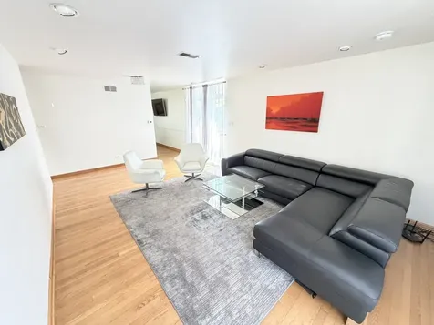 5557 South Harper Avenue Chicago IL 60637