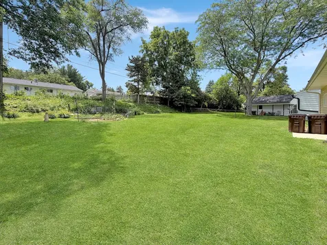 1411 Mark Drive Freeport IL 61032