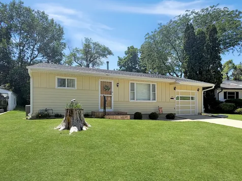 1411 Mark Drive Freeport IL 61032
