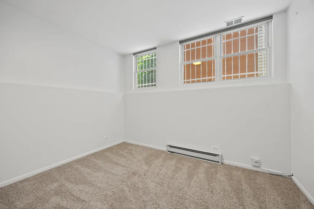 1323 East 61st Street Chicago IL 60637