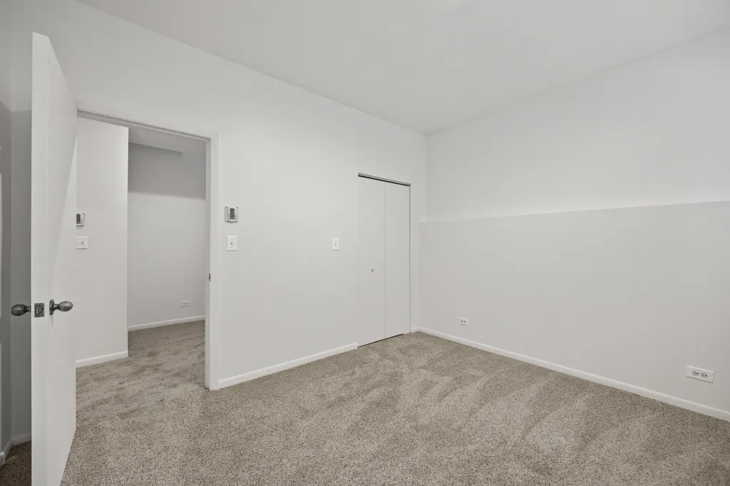 1323 East 61st Street Chicago IL 60637