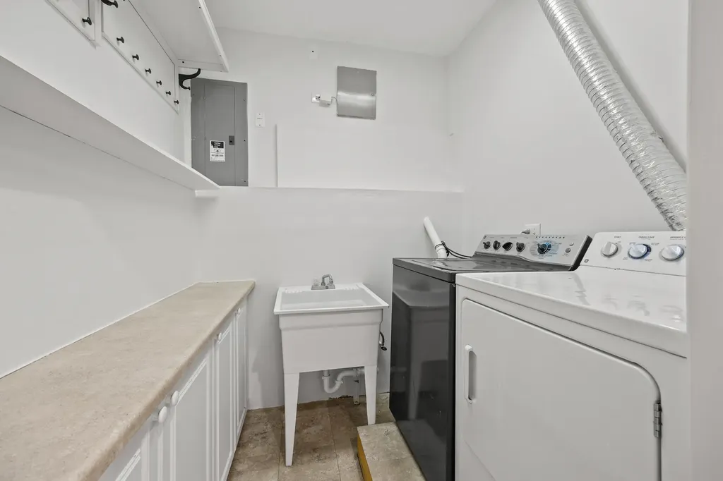 1323 East 61st Street Chicago IL 60637