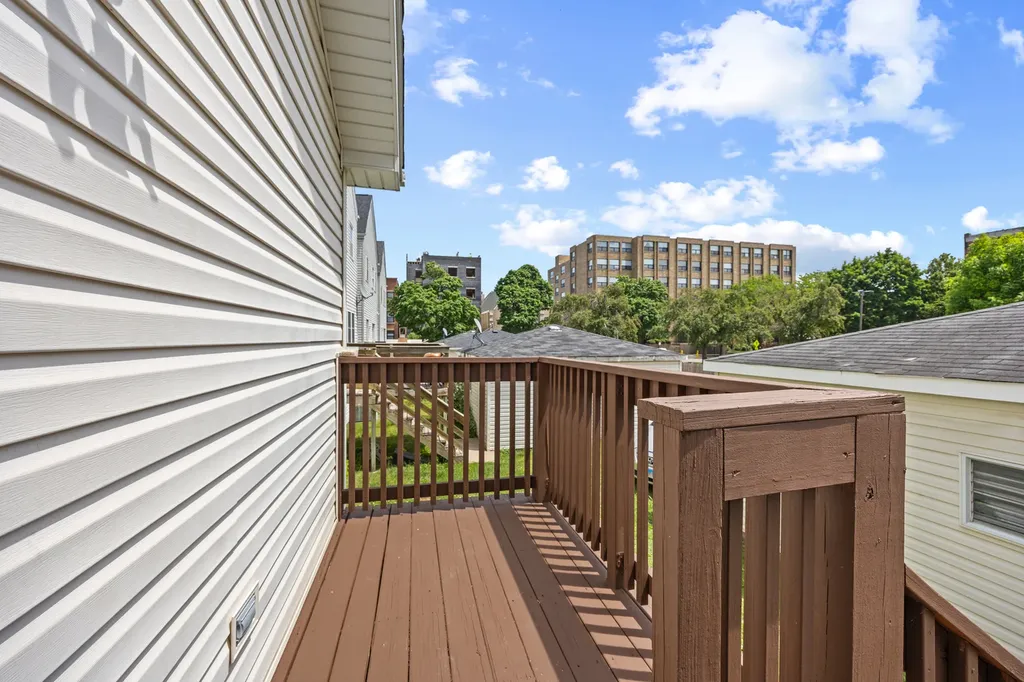 1323 East 61st Street Chicago IL 60637