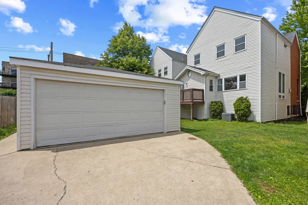 1323 East 61st Street Chicago IL 60637