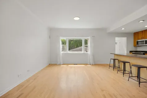 1323 East 61st Street Chicago IL 60637