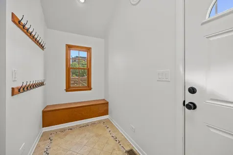 1323 East 61st Street Chicago IL 60637